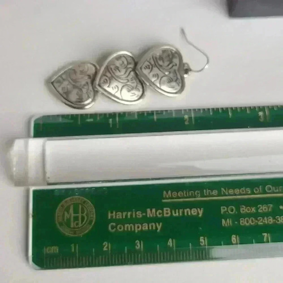 Vintage silver tone triple hearts drop earrings - Picture 11 of 17